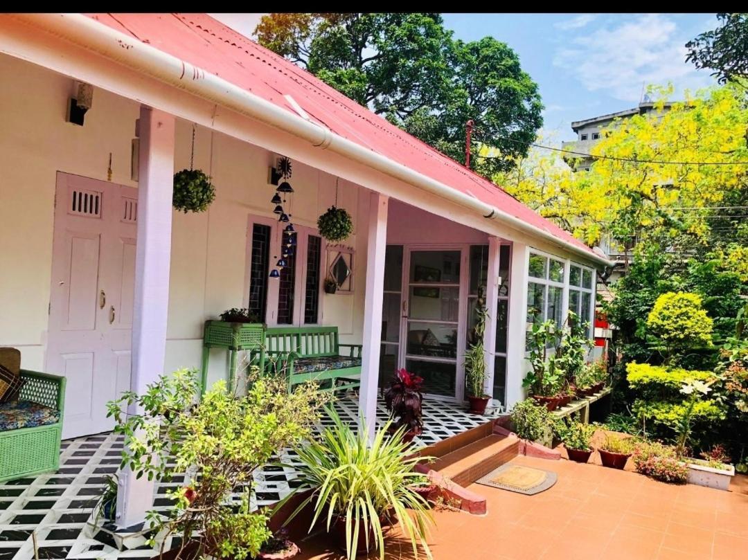 The Bhowmick'S Bungalow Tezpur エクステリア 写真